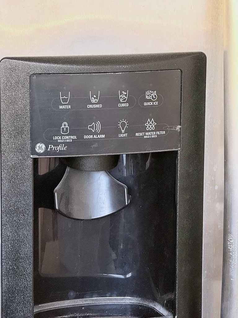 Buzdolabı GE Profile Gardırop Tipi Buz & Su Sebilli Inox - 4