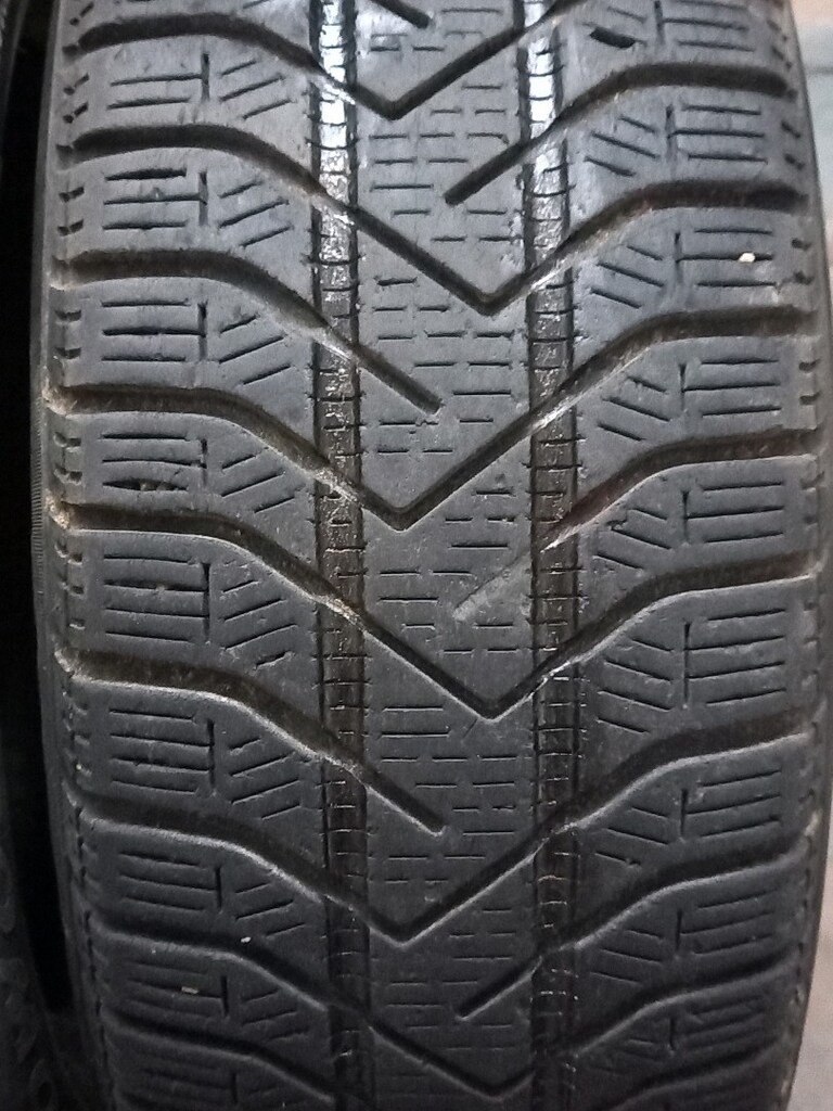185/60R15 PRELLI marka ihtiyaç fazlası,temiz 4 adet kışlık lastik. - 3
