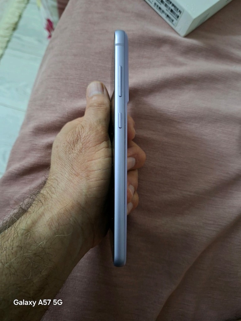 Samsung S21 FE - 2