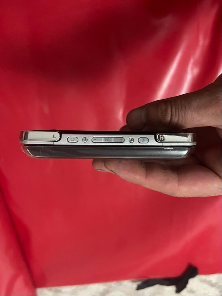 Sony Psp-N1004 Go Taşınabilir Oyun Konsolu - 6