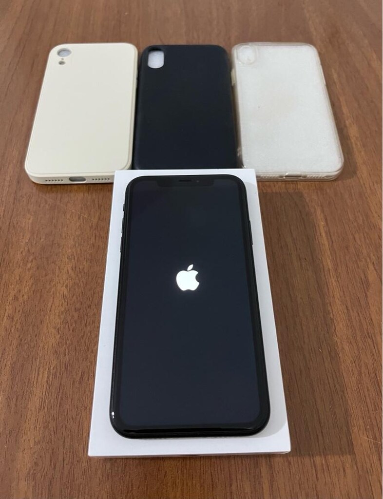 Apple iPhone XR 64 GB - 3