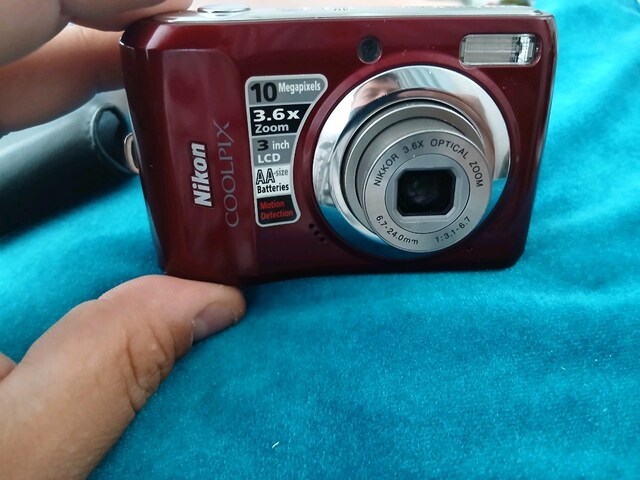 Nikon Coolpix L20 dijital fotoğraf makinesi orjinal hiç bir sorunu yok
