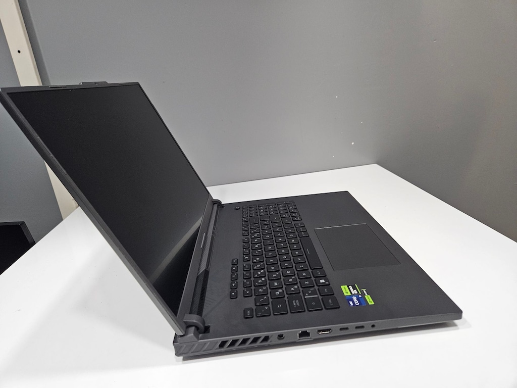ASUS ROG STRİX + İ9 13.NESİL + 240 HZ + RTX 4080 + 1 TB SSD - 5
