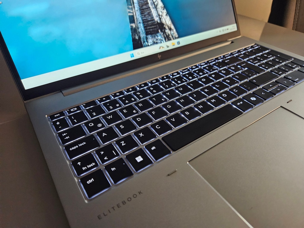 HP ELİTEBOOK 865 G10 + DOKUNMATİK EKRAN+ 32 GB RAM + 1TB SSD - 2