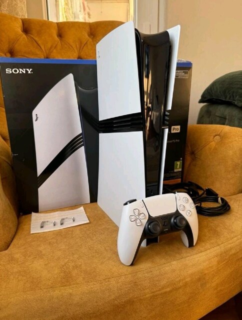 Sony - pLayStation 5 Pro 2 TB