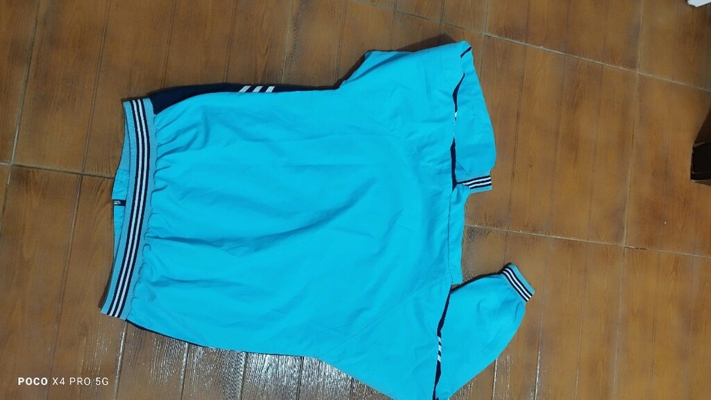 #Adidas spor mont.Nokta siyahlık iki tane..Kolları geniştir. - 7