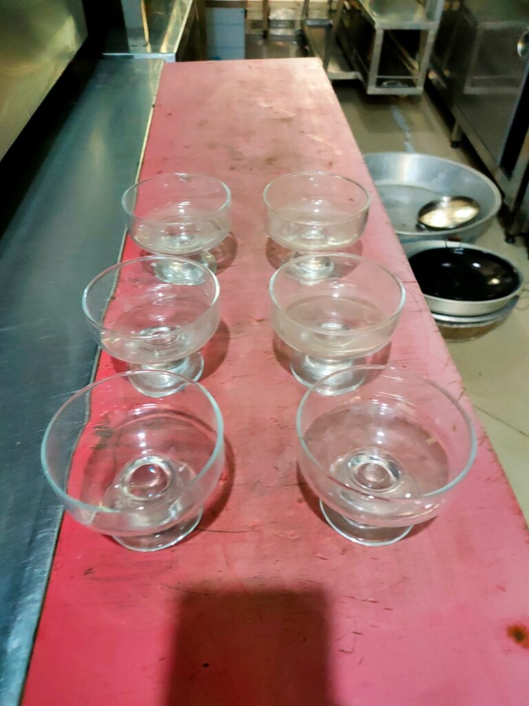 Sütlü tatlı dondurma kasesi - 3