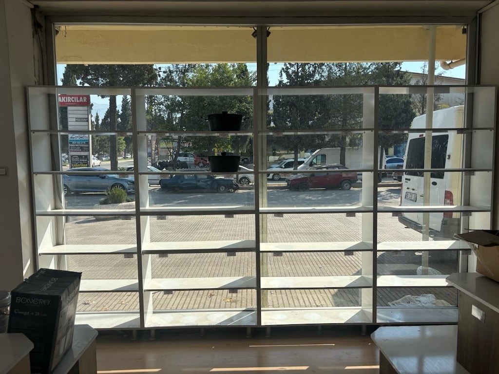 Mağaza Rafları ve Teşhir Masaları - 3
