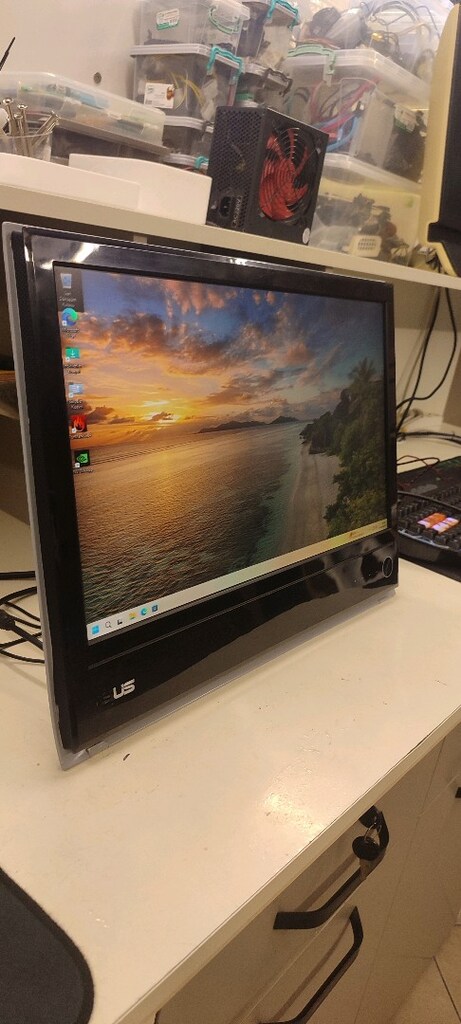 Asus 20" Monitör 1600x900 - 2