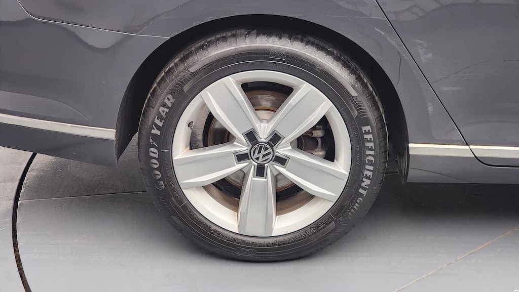 Volkswagen PASSAT 1.6 TDI 120 DSG IMPRESSION - 18