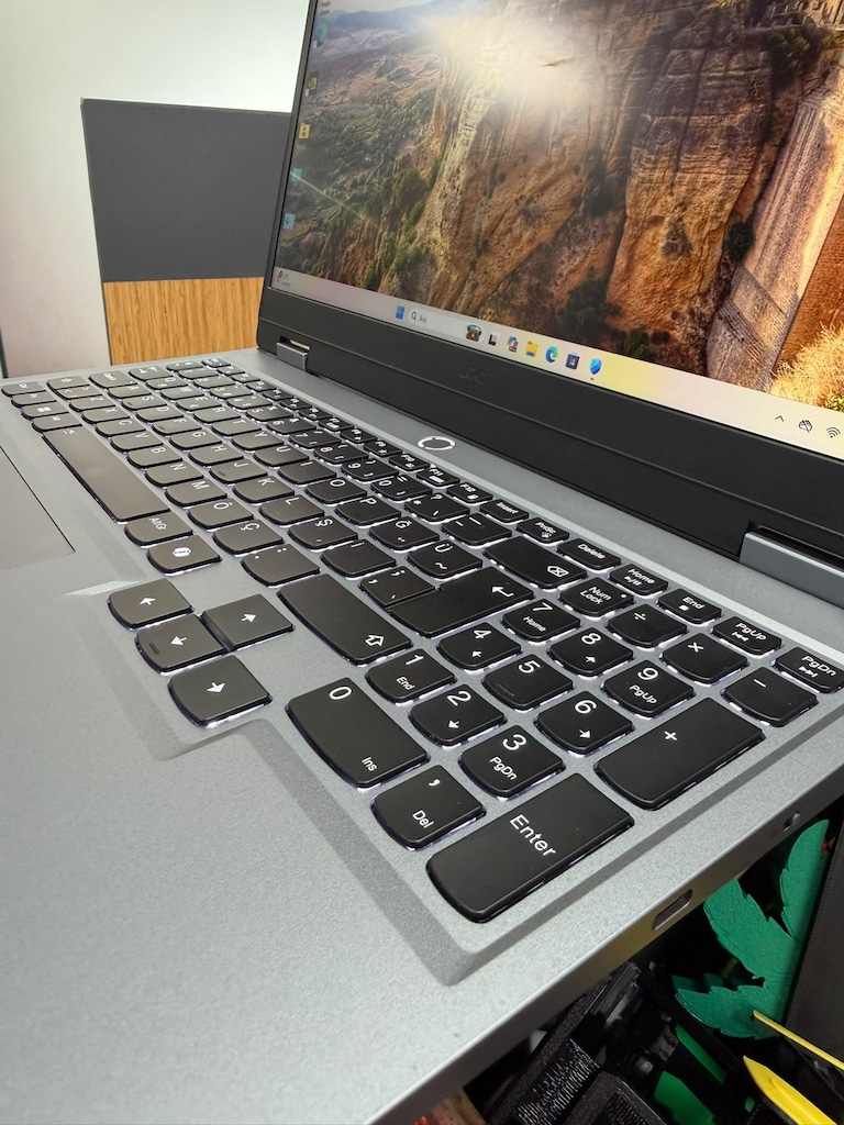 LENOVO LOQ RYZEN 5-7235HS 16 GB RAM 512 GB SSD RTX 3050 E.K - 3