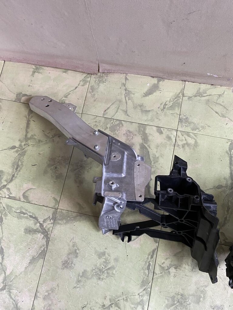 MERCEDES ÖN PANEL SAĞ SOL 213 KASA - 4
