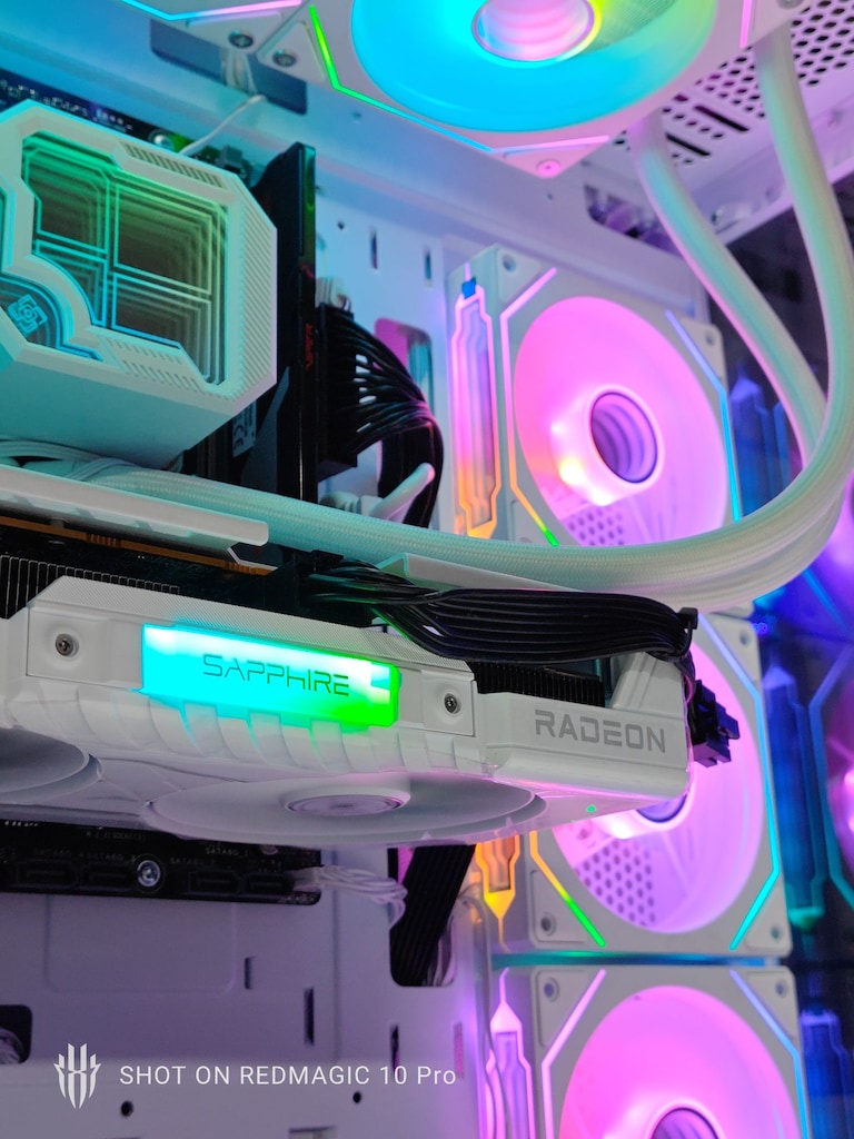 SIFIR! Ryzen 7 7800X3D - RX 9060XT 16GB - 16GB RAM - 1TB M.2 SSD - 7