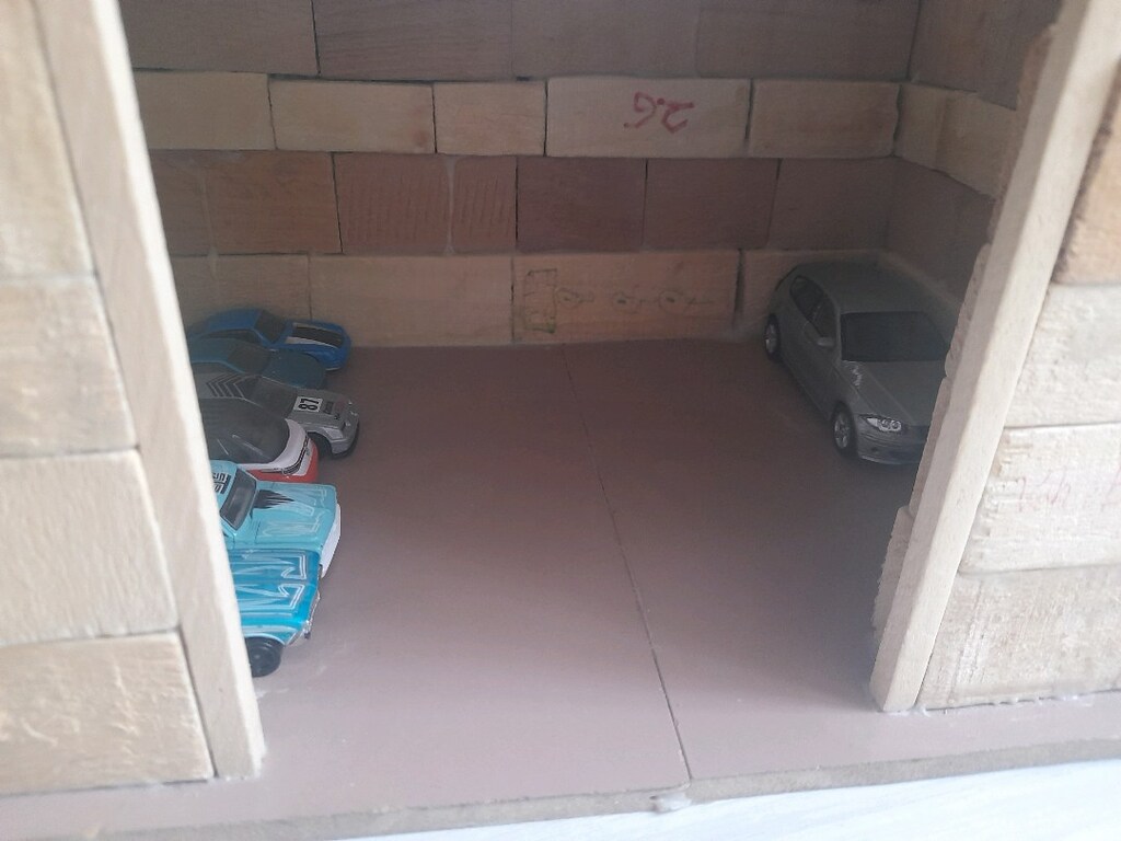 Ahşap hotwheels araba garajı - 4