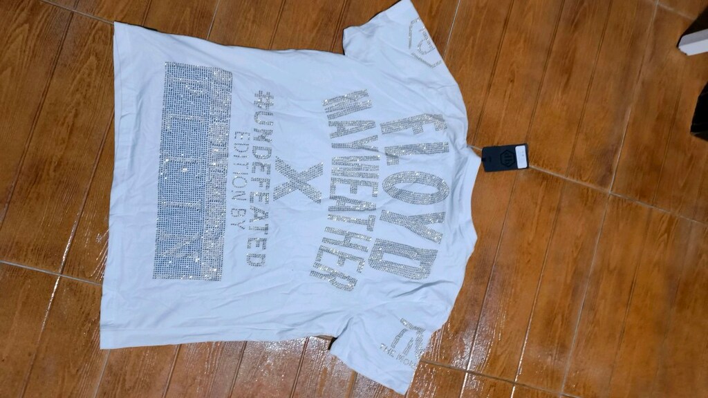 #Kadın tshirt . Philip Plein ünlü markadan Piyasası çok pahalıdır..