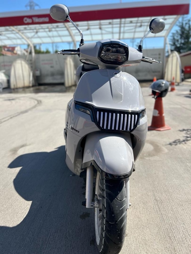 YUKİ RİSOTTO 50cc/125cc B sınıfı ehliyet kullanabilir