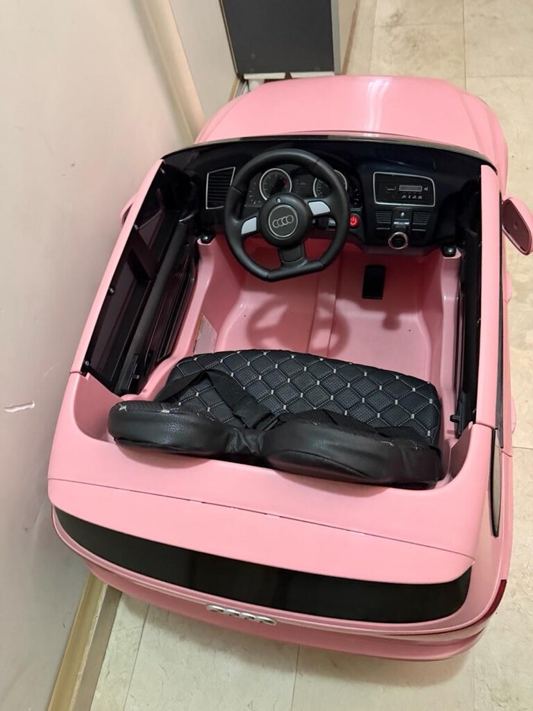 pembe akülü Audi - 3
