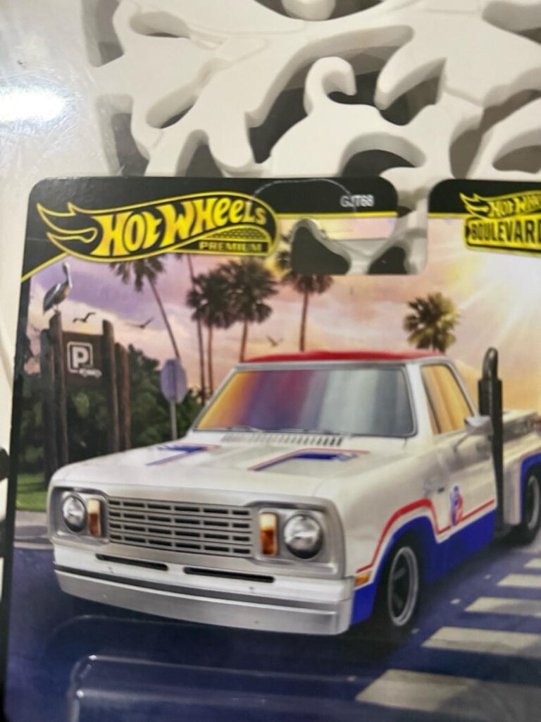 Hot Wheels Premium 1978 Dodge L’ıl Red Express Truck/Camion - 5