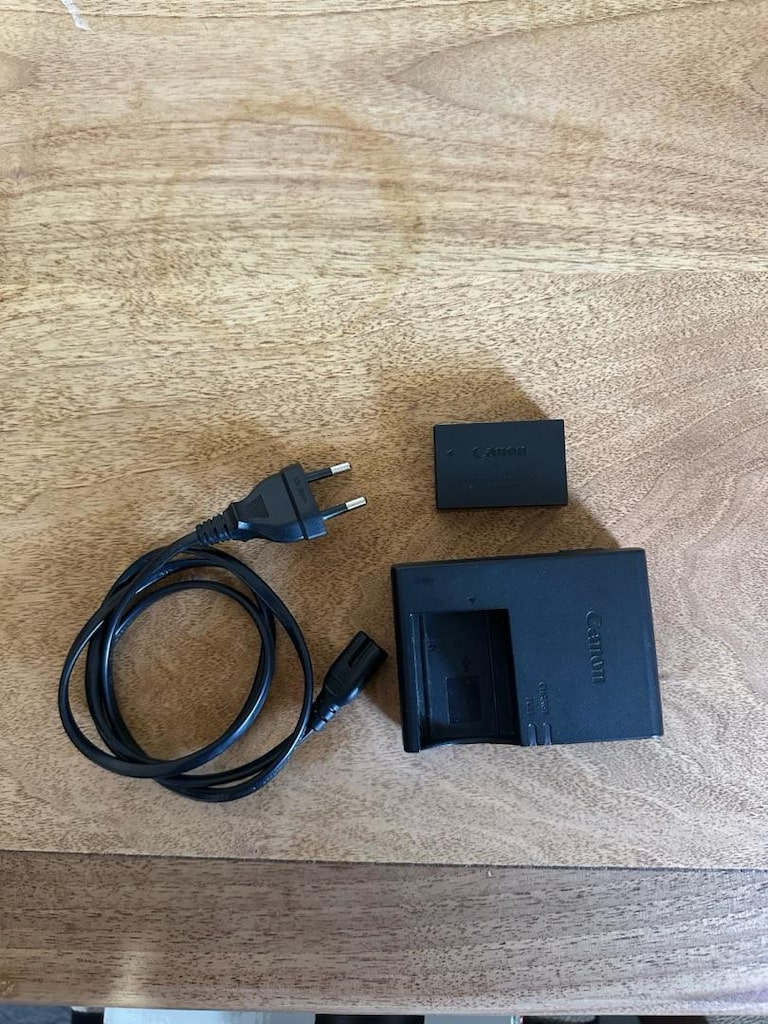 Canon EOS 250D - 12