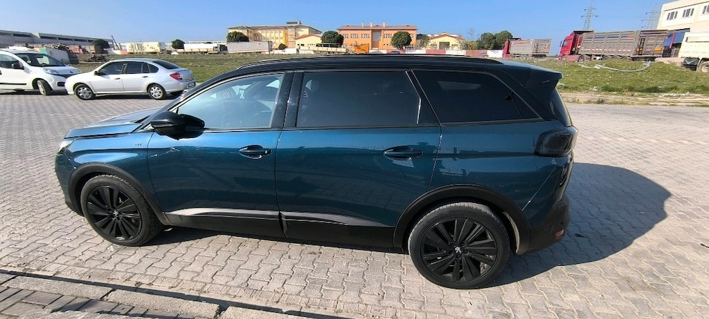 2023 model Peugeot 5008 GT paket hatasız full orjinal 104000 km'de - 3