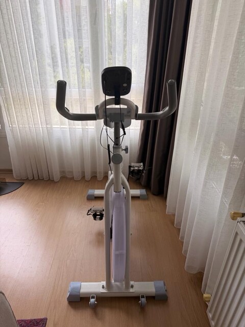 Rebuwo Spinning Bike