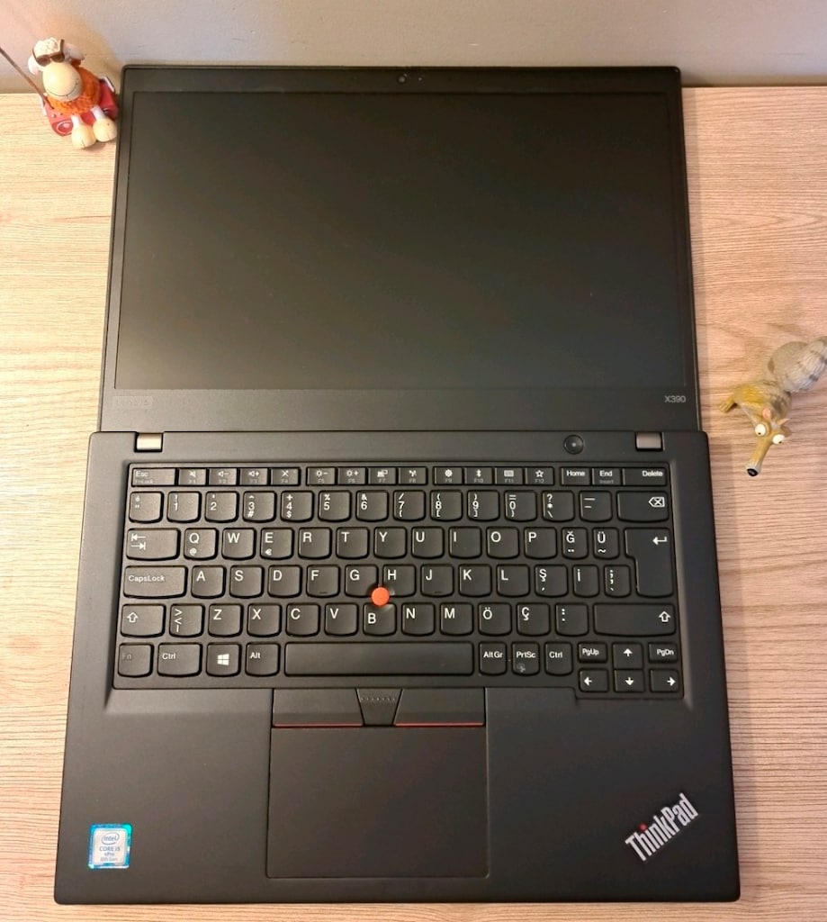 LENOVO ThinkPad X390 LAPTOP - 8
