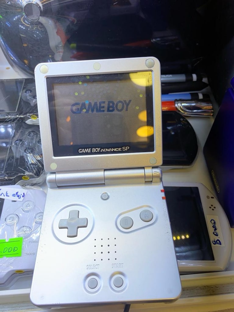 NİNTENDO GAMEBOY ADVANCE SP - 3