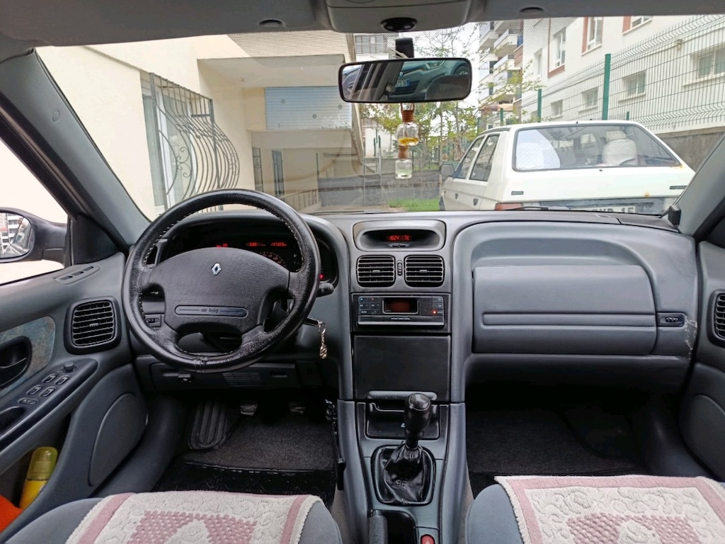97 model laguna1 - 9