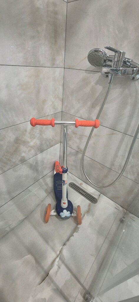 Decathlon Işıklı Çocuk Scooter - 3