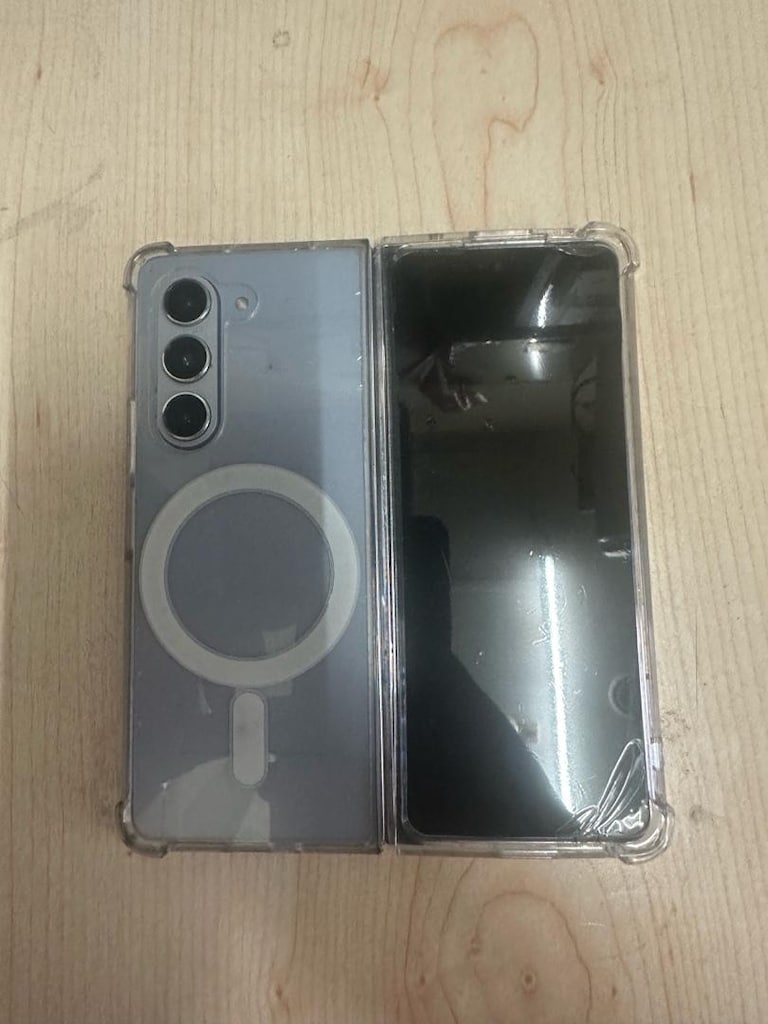 Samsung galax z fold5 tertemiz herhangi bir sıkıntı - 2
