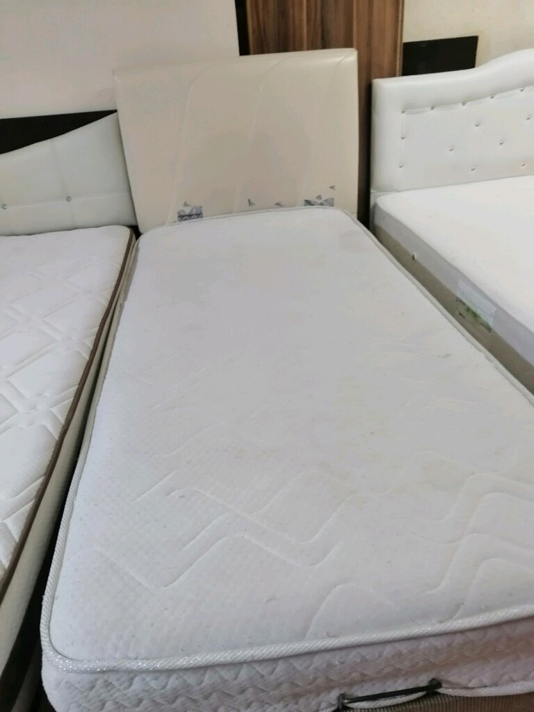 90 cm'ye bir 90 cm yatak baza başlık takımı olarak sattık - 2