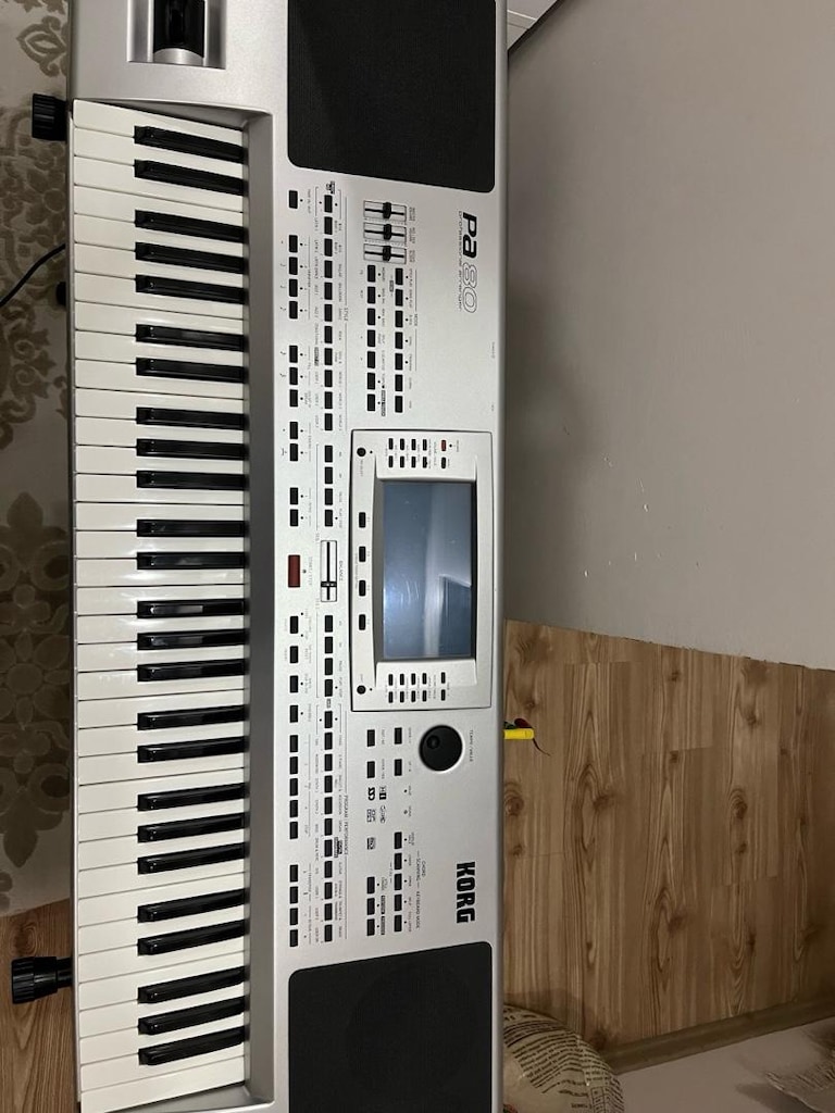 Korg Pa80 - 4