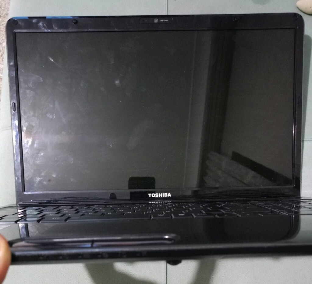 toshıba satellite L675-119 - 4