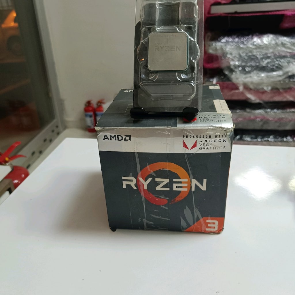 AMD RYZEN 3 2200 G APU TRAY KUTULU İŞLEMCİ - 5