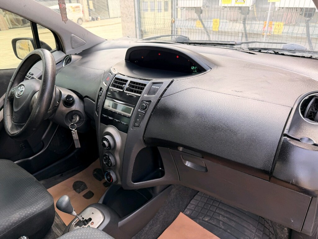 acil sahibinden toyota yaris - 11