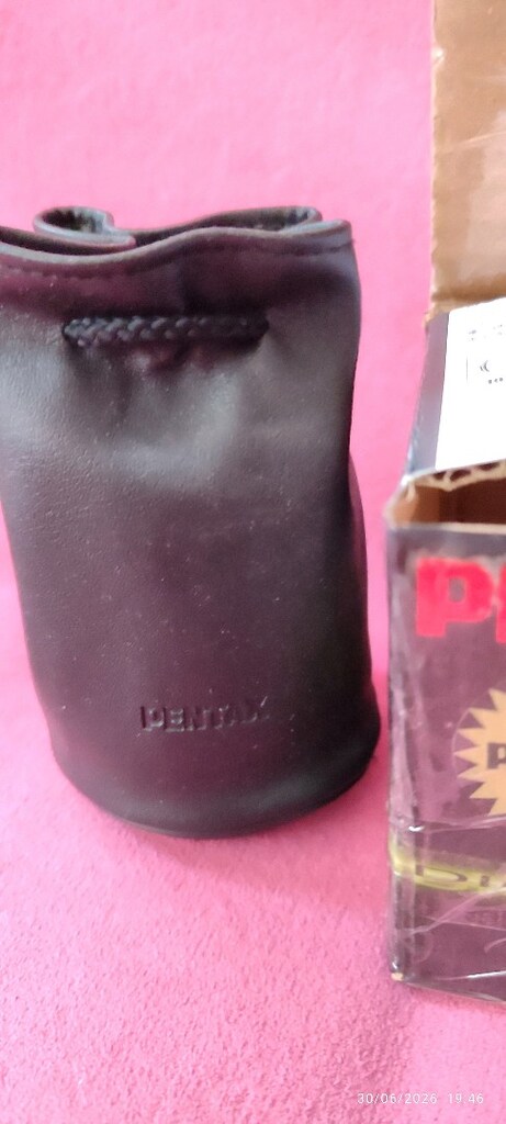pentax da 70mm f2.4 limited kutulu 25000tl - 2