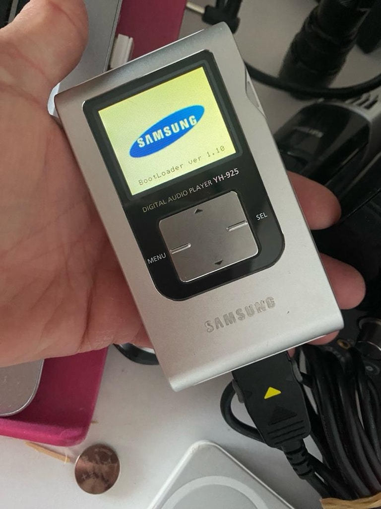 Samsung 20 GB MP3 Çalar Medya Oynatıcı - 2