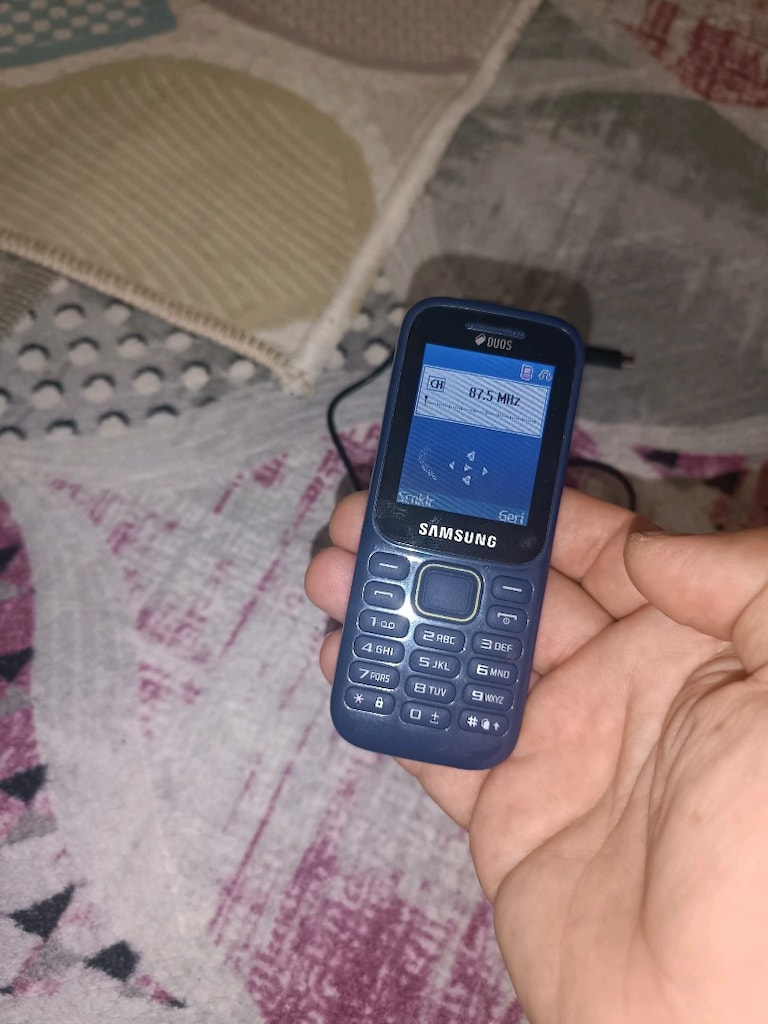 Samsung tuşlu asker yaşlı telefonu ciftsimli - 2