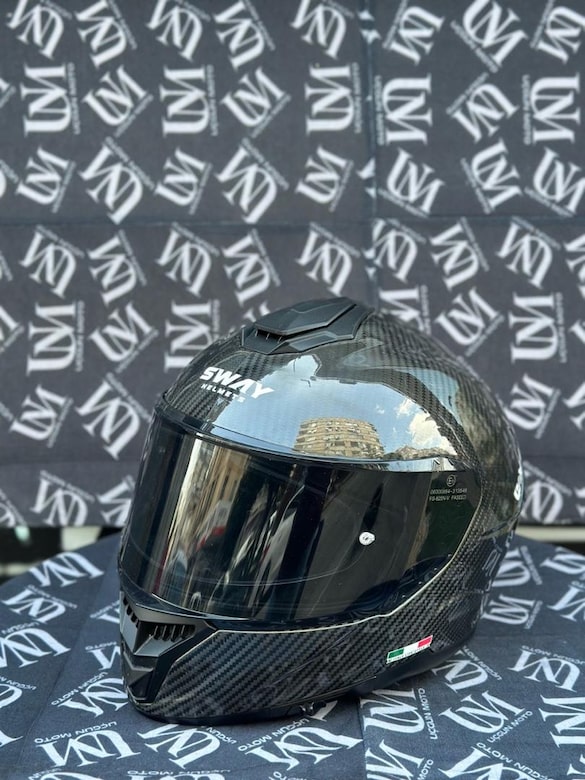 TERTEMİZ SORUNSUZ SWAY GÜNEŞ GÖZLÜKLÜ KARBON KASK - 3