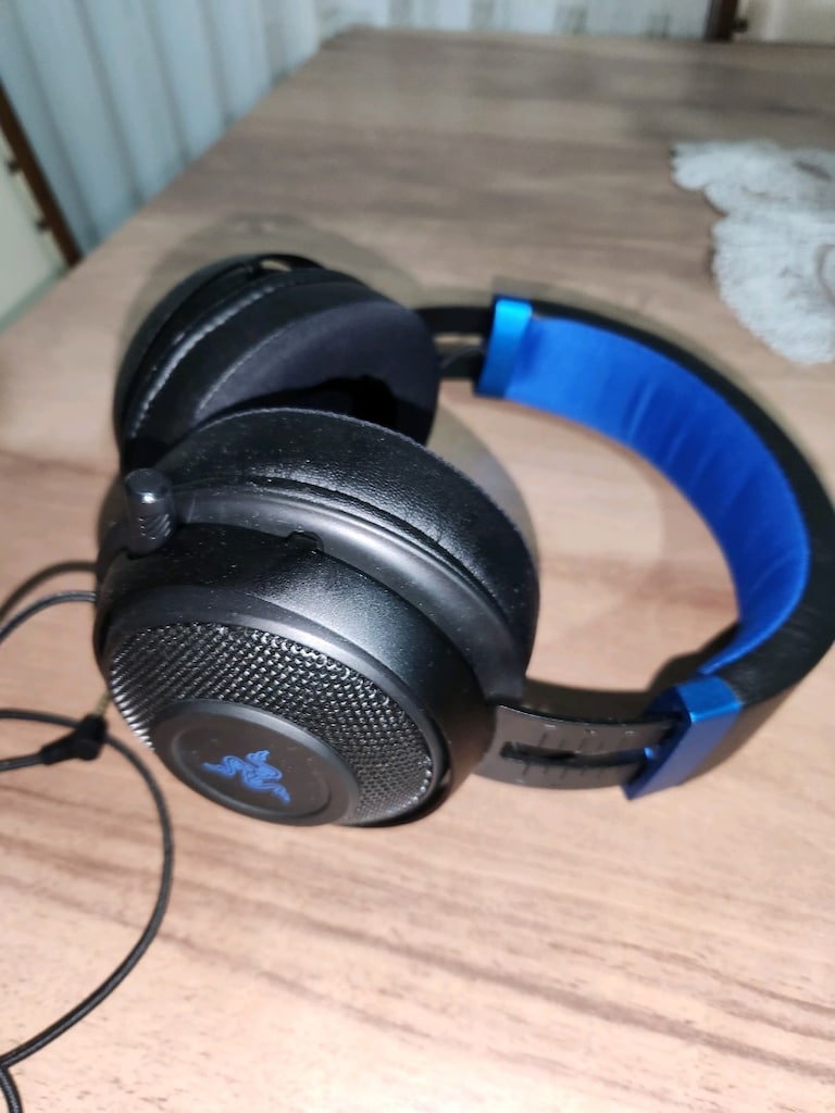 PS5 (1 TB) - Çift Kol, Kablosuz Şarj İstasyonu + Kulaklık - 4