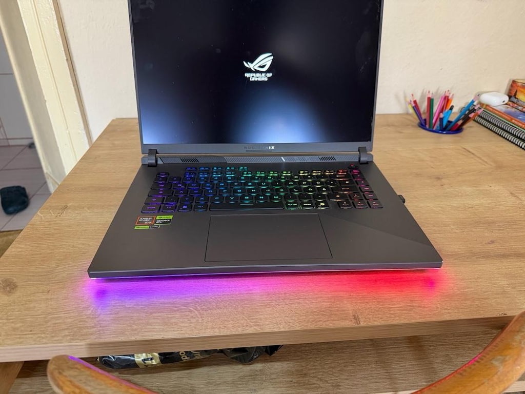 ASUS ROG Strix G16 Ryzen 9 9955HX RTX 5060 32GB 1TB 240Hz + Gaming Set - 3