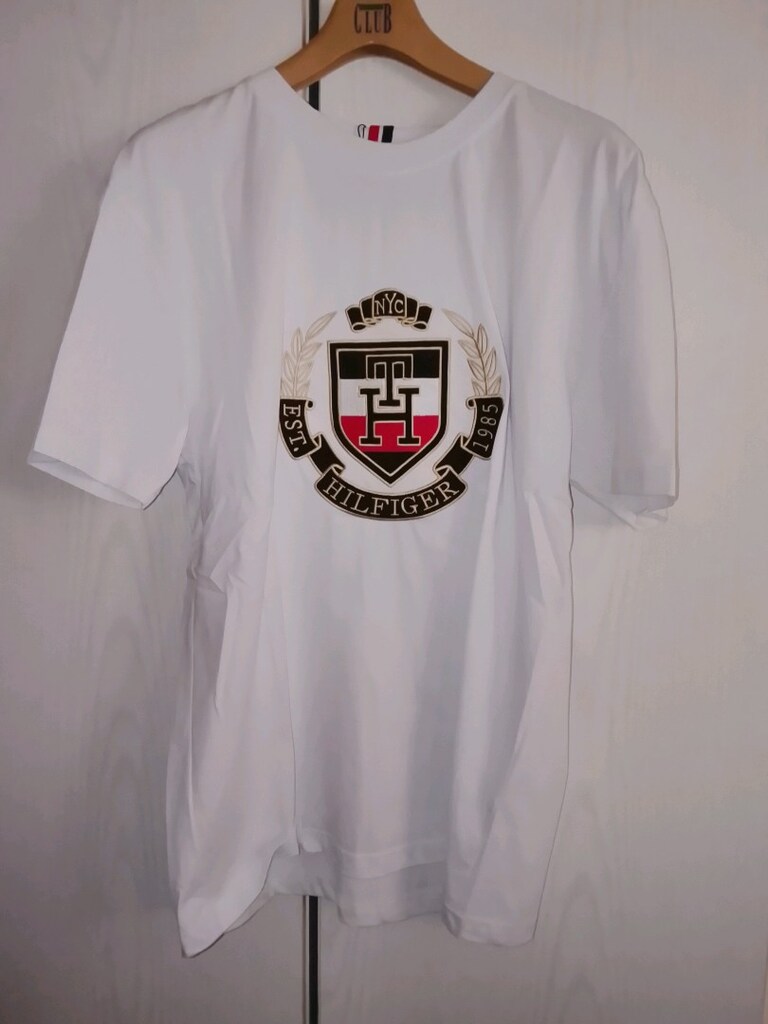 Tommy Hilfiger t-shirt.