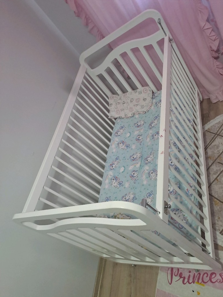 Temiz Kullanılmış Ahşap Sallanır Bebek Beşiği + Yatak Dahil - 2