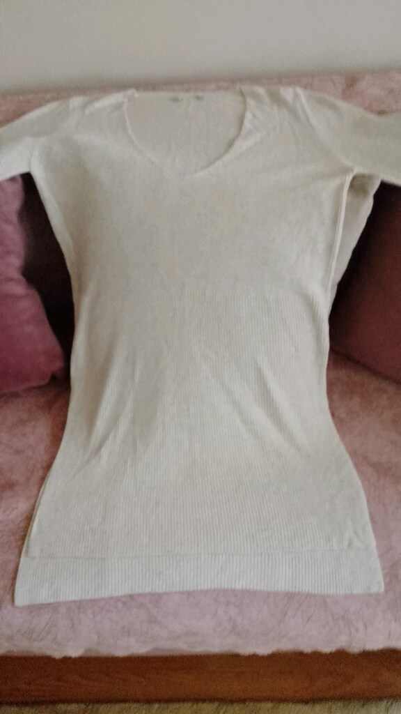 sıfır ayarında krem renk triko tunik elbise olarakta .kullanılır .