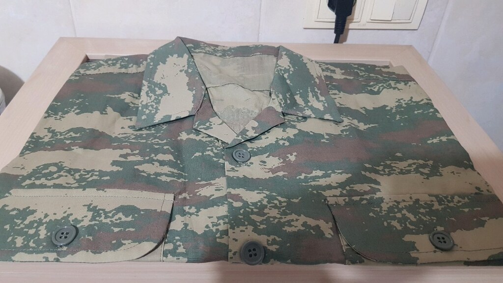 kamuflaj desenli sıfır gömlek