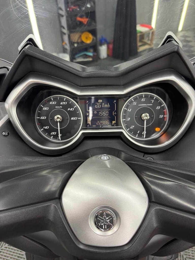 YAMAHA X-Max 250 ABS - 4