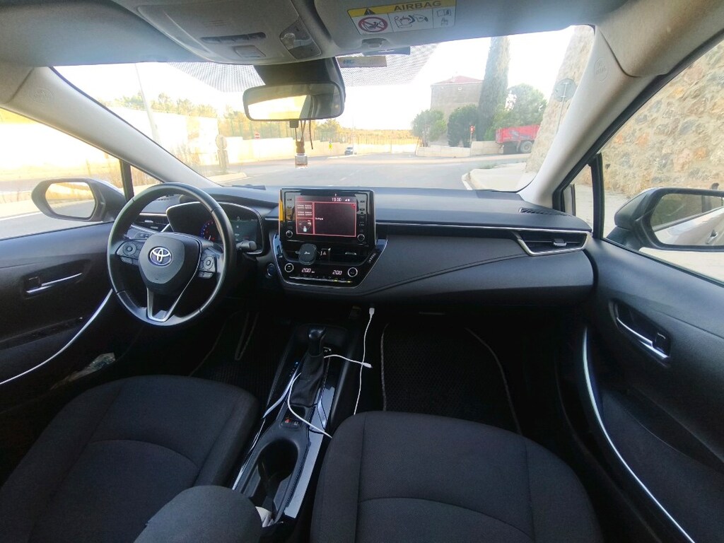 Sahibinden Toyota Corolla 1.8 Hybrid Dream e-CVT 2020 Model - 10
