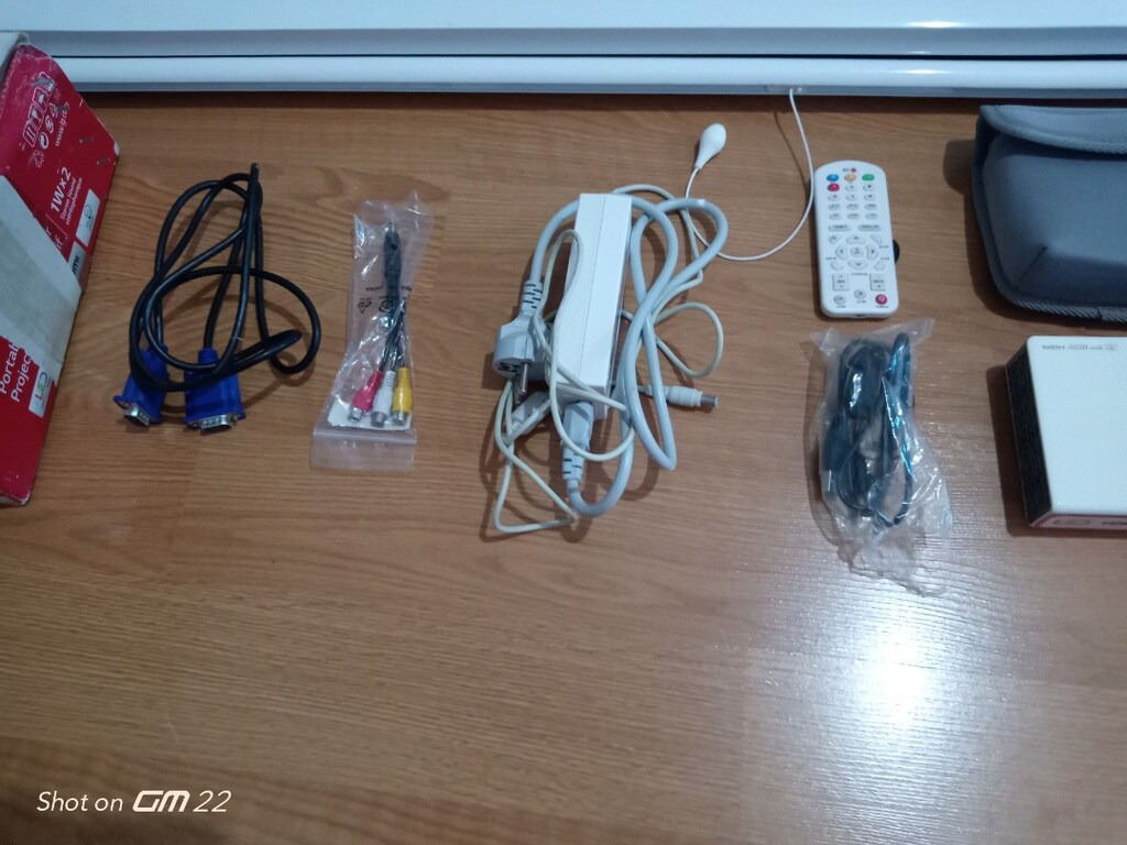 LG projeksiyon cihazı ve projeksiyon perdesi 180*200 - 7