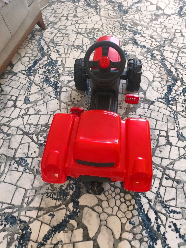 oyuncak traktör