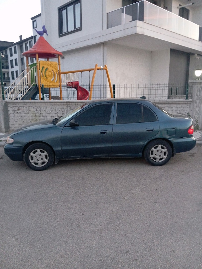 Hyundai accent 1.3 ls - 2